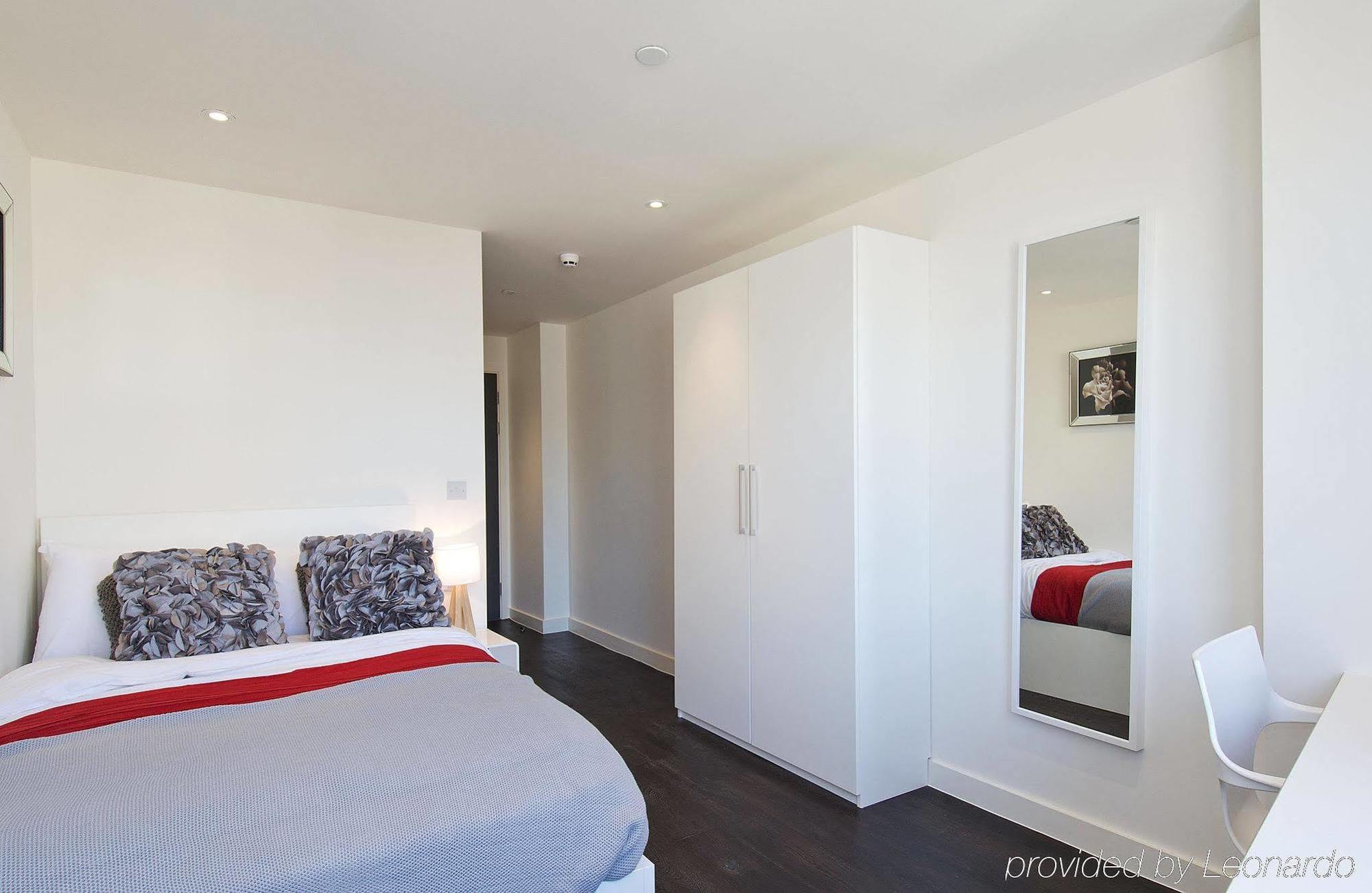 Go Native Aldgate East Hotel 4*